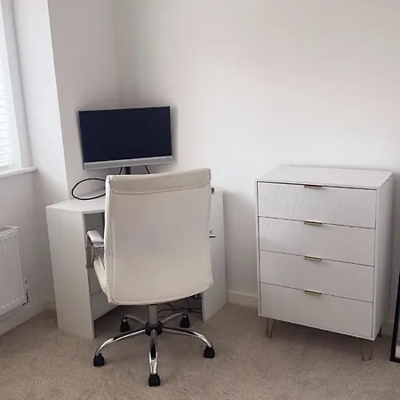 Double En-suite Near Cribbs Causeway ホームステイ *