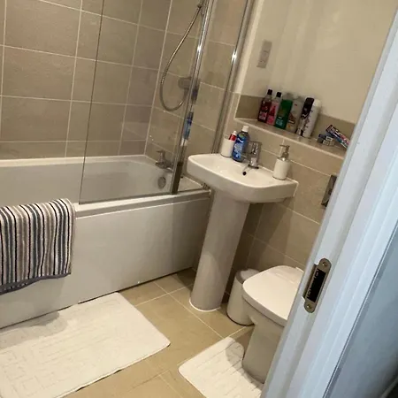 Double En-suite Near Cribbs Causeway